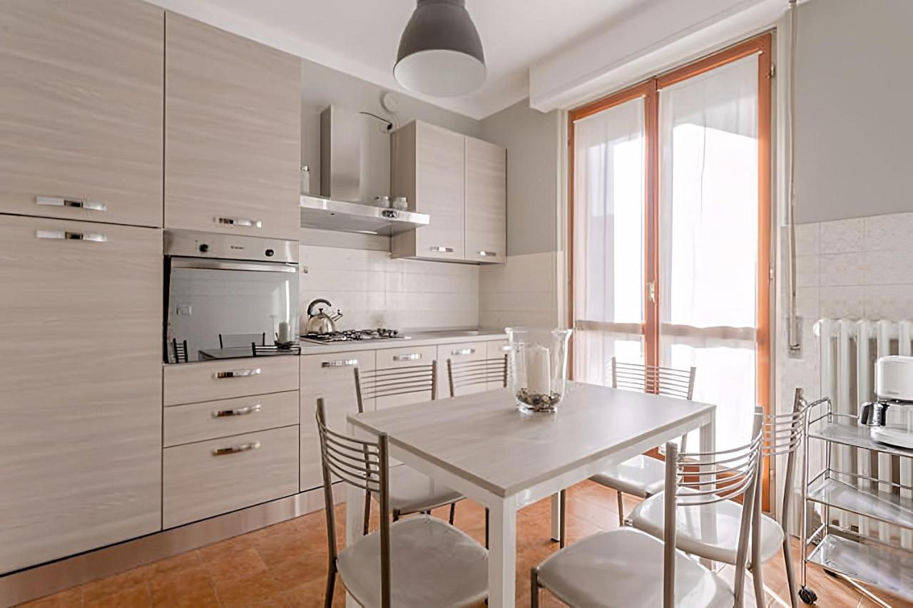 Natural Chic - Close To City Center And Beach - Parking Десенцано дел Гарда Екстериор снимка